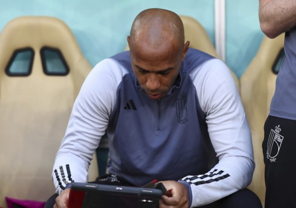 Henry: Arsenal has not played in the finals in the past three years, and Manchester United, who was ridiculed by everyone, has reached the finals in five years and five years.