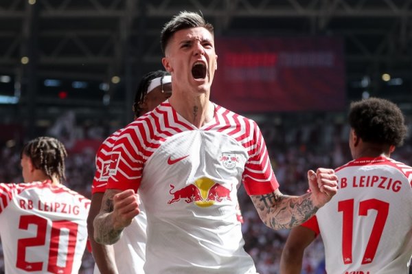 Romano: Arsenal is pushing forward with transfer negotiations in Cesco, progress is going well but no agreement has been reached