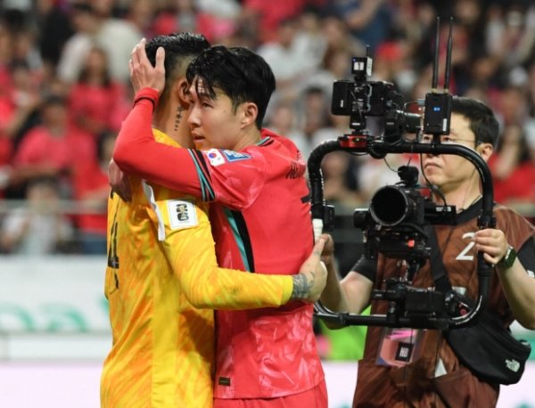 😧Korean media: China s crying goalkeeper is leaving. He has not succeeded in the national team for 20 years