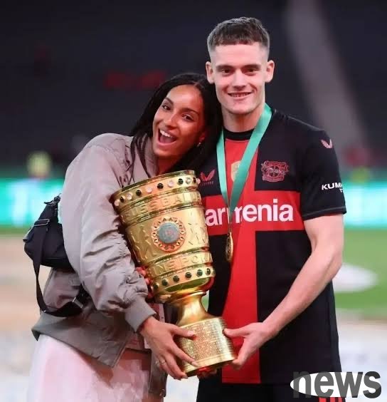👀Sun: Wiltz’s girlfriend is a model + internet celebrity. She has known each other for 3 years and is 26&. The woman often watches the game on the spot.