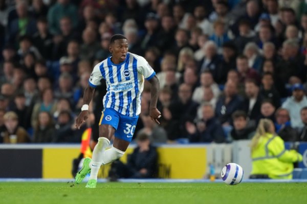 Reporter: Milan gave a offer to introduce Esturpinian, but was rejected by Brighton