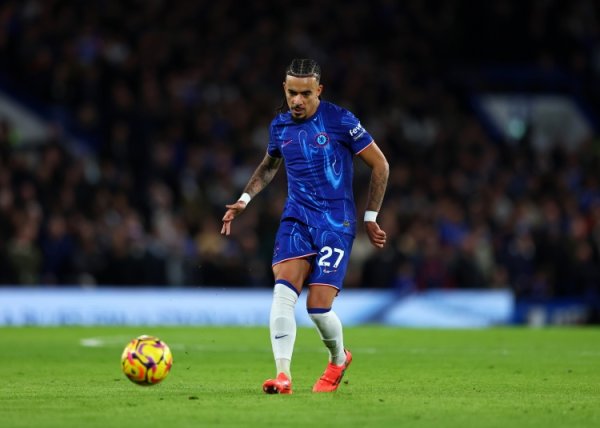 Falk: Bayern is interested in Chelsea defenders Gusto and Vega, but the players need to be sold first