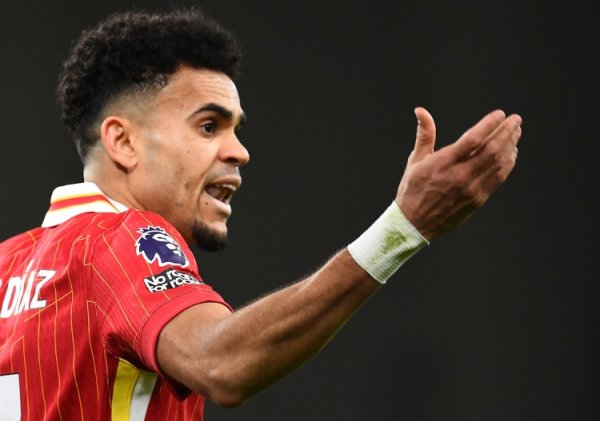 Reporter: Bayern is expected to make a new offer for signing Dias, about 75 million euros