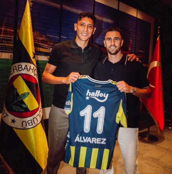 New players arrived! Romano s photos of Edsson Alvarez joining Fenerbahce