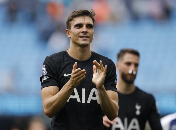 Reporter: Tottenham tends to sign Palignia permanently, with a loan contract including a buyout option of £27 million