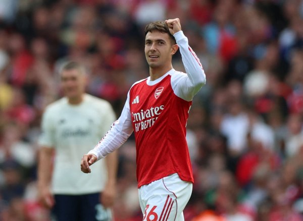 The Gunners are unbeaten in 7 games! TA: Suweimendi sent 11 straight passes after appearing, changing the game trend