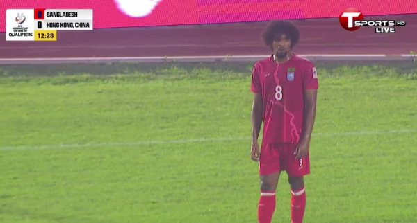 Naturalization is really useful! Blue Fox star Chaudhry scored from a free kick, giving Bangladesh a lead over Hong Kong, China